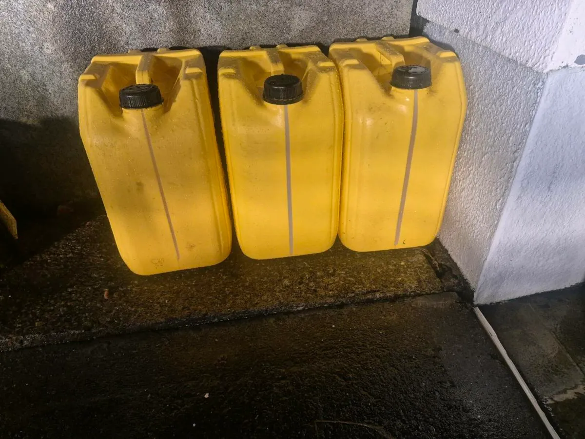 20 litre oil cans