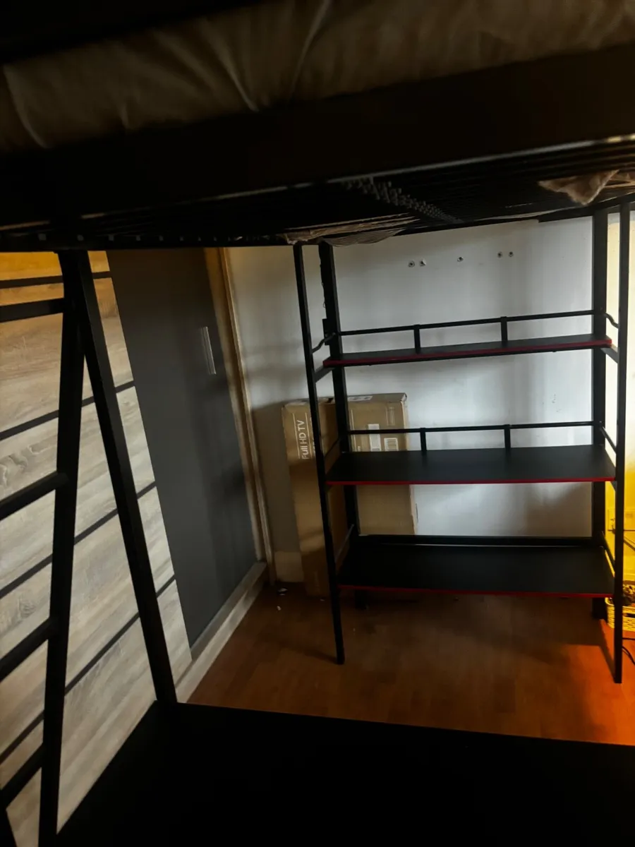 Bunk bed with shelves - Image 2