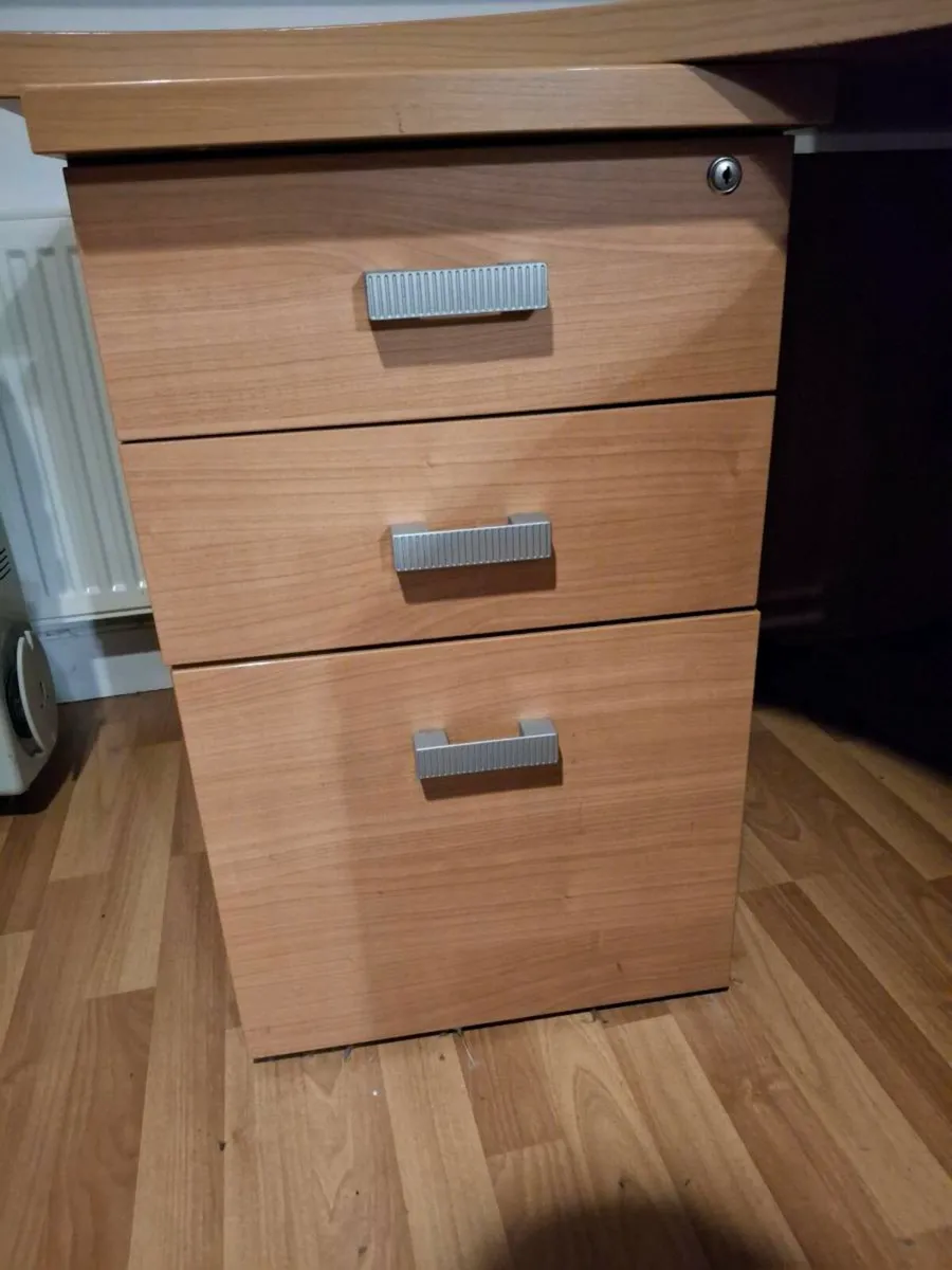 Office Desk - Image 4