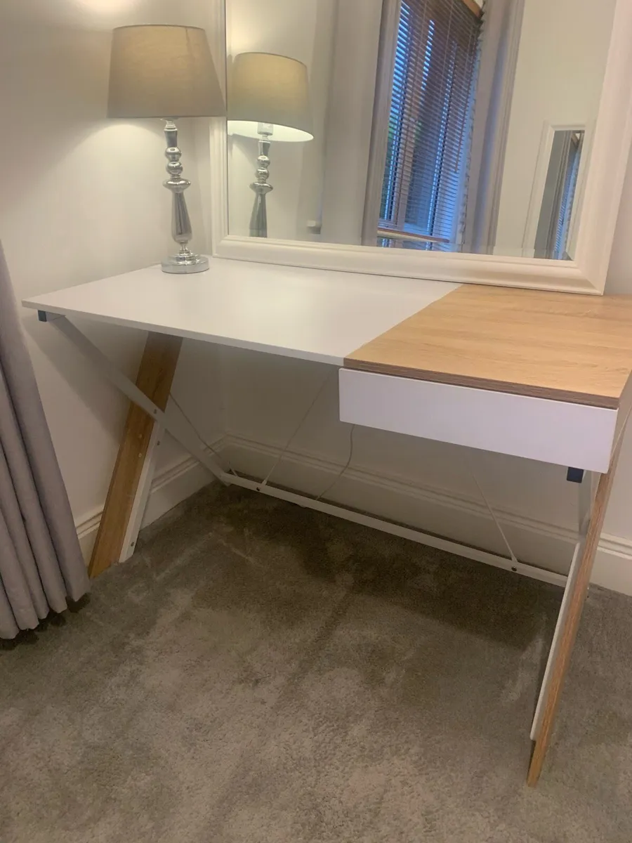 Study Desk . Home Office Desk