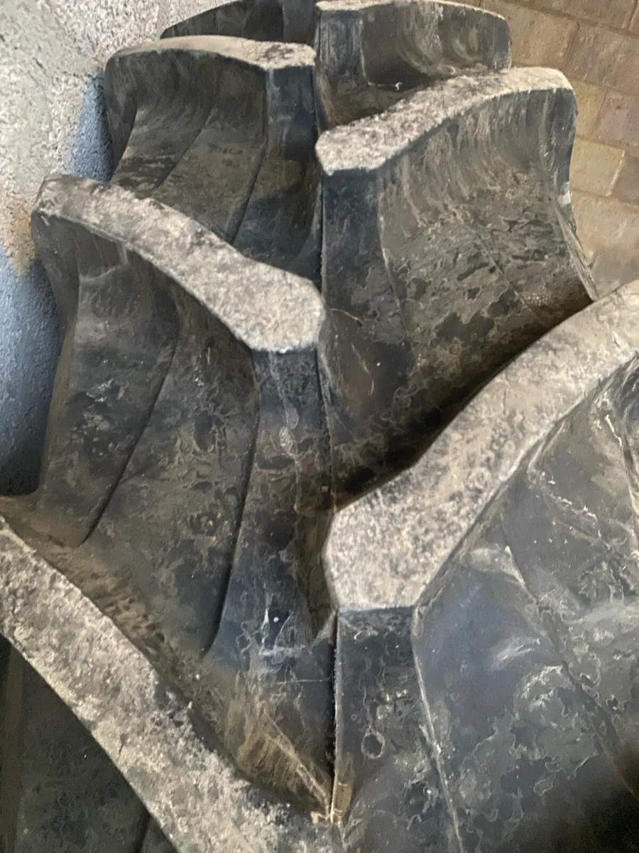 Tractor wheels - Image 3