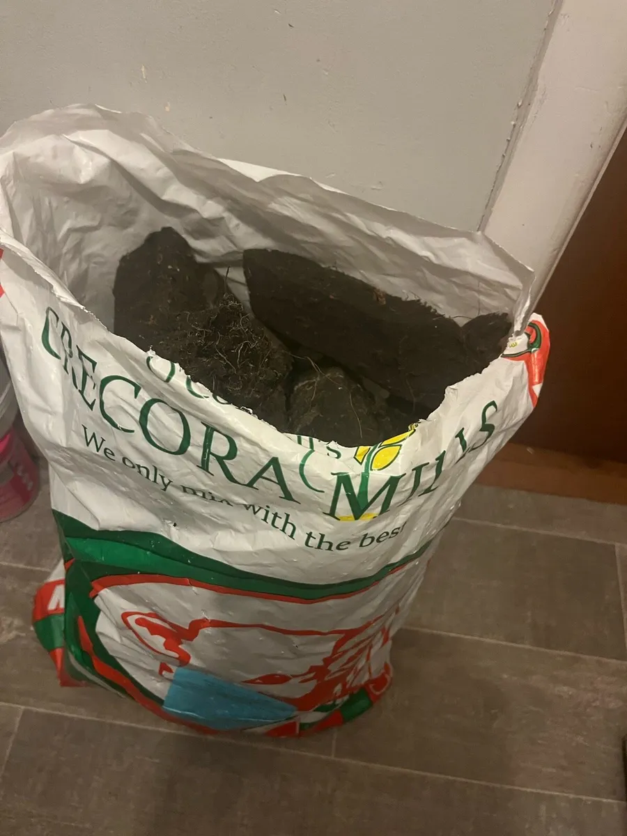 Bags of  t.u.r.f. - Image 1