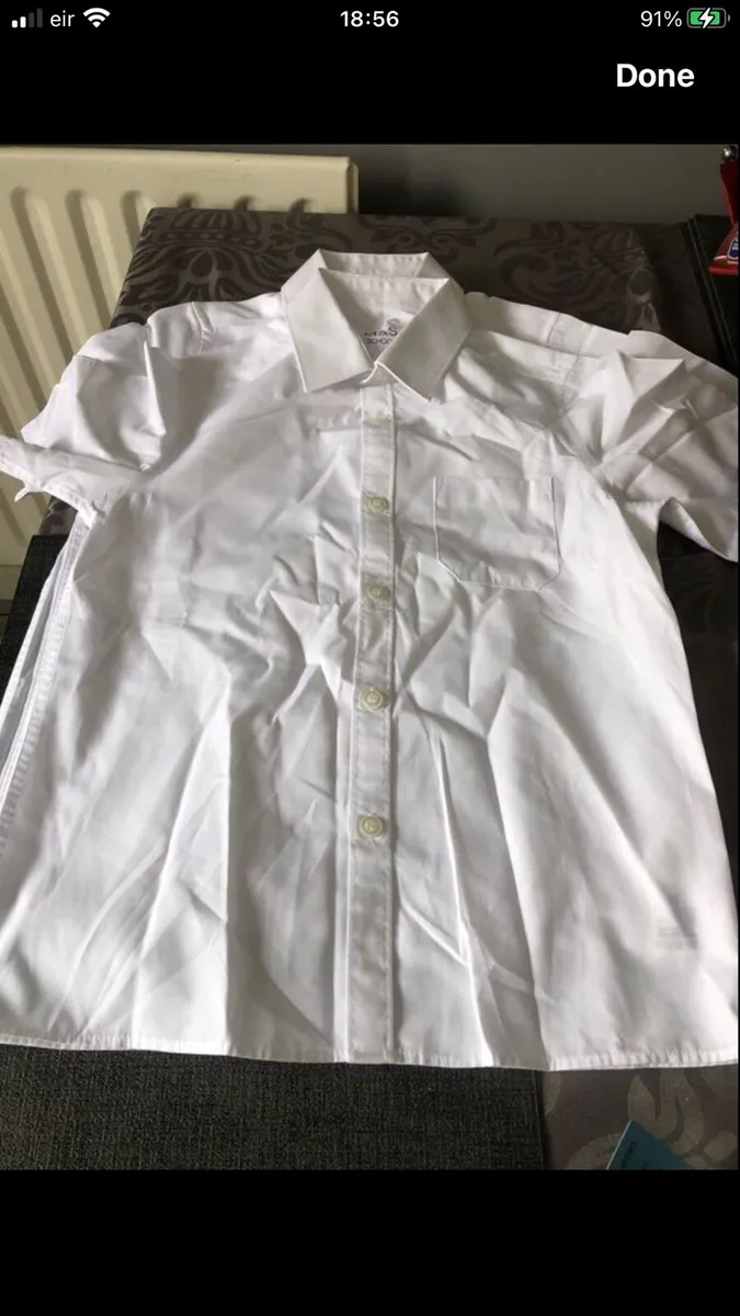 Boys set of three school shirts age 8/9 €5 - Image 1