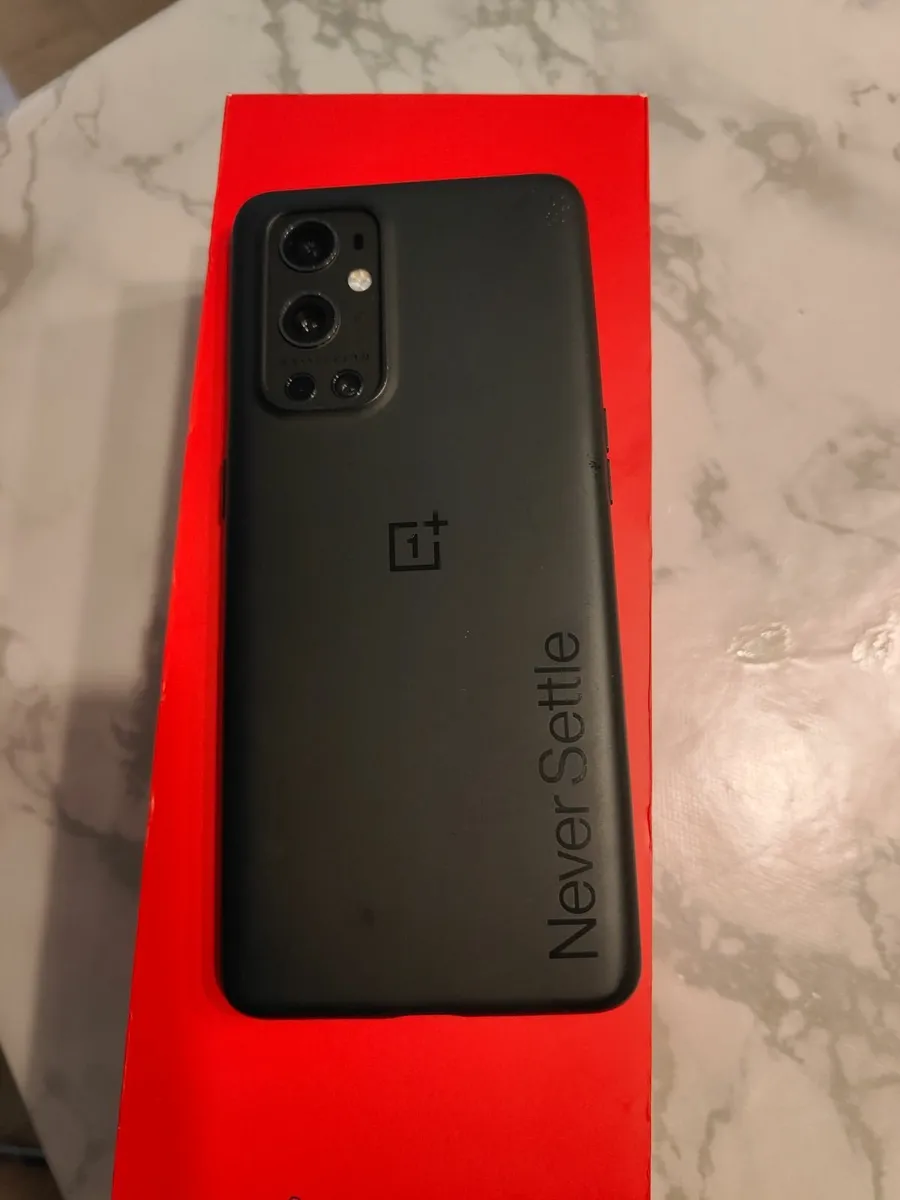 OnePlus 9 Pro - Image 2