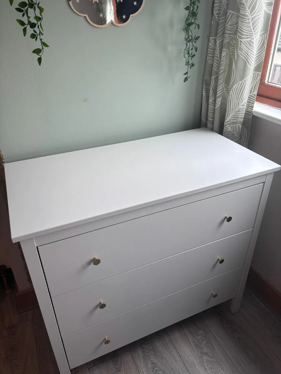 Chest of drawers - Image 1