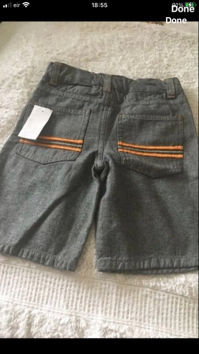 Boys BNWT shorts age 4 €10 - Image 2