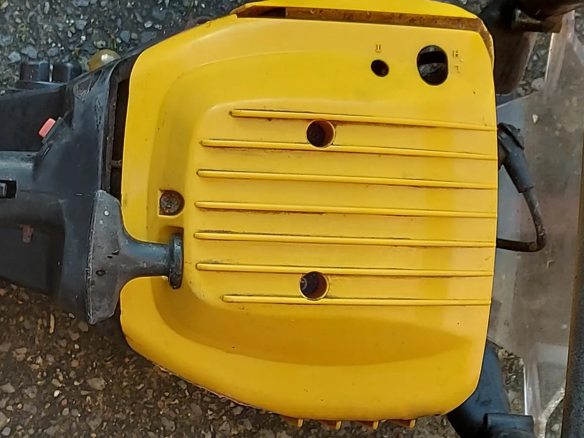 McCulloch Petrol Hedge Trimmer Hedge Cutter - Image 4