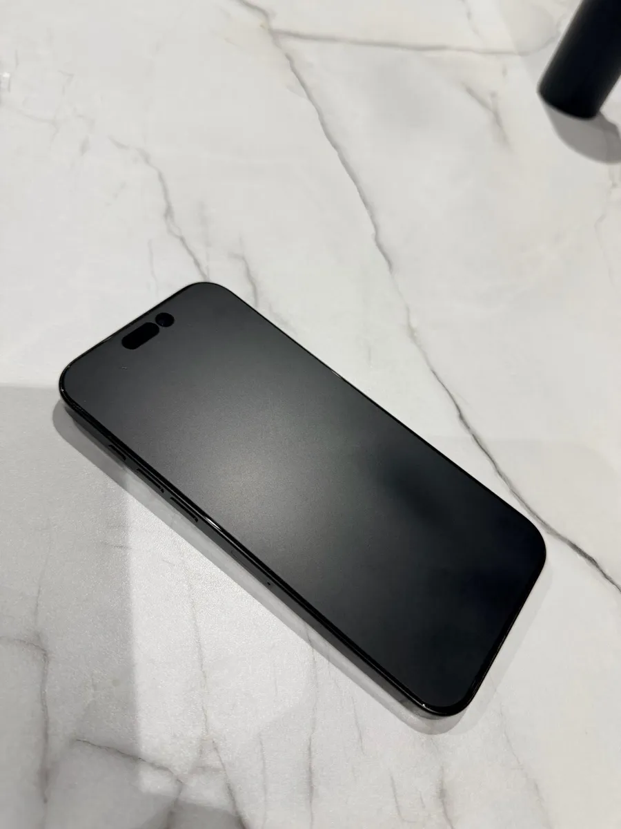 iPhone 16 Pro Max - Image 1