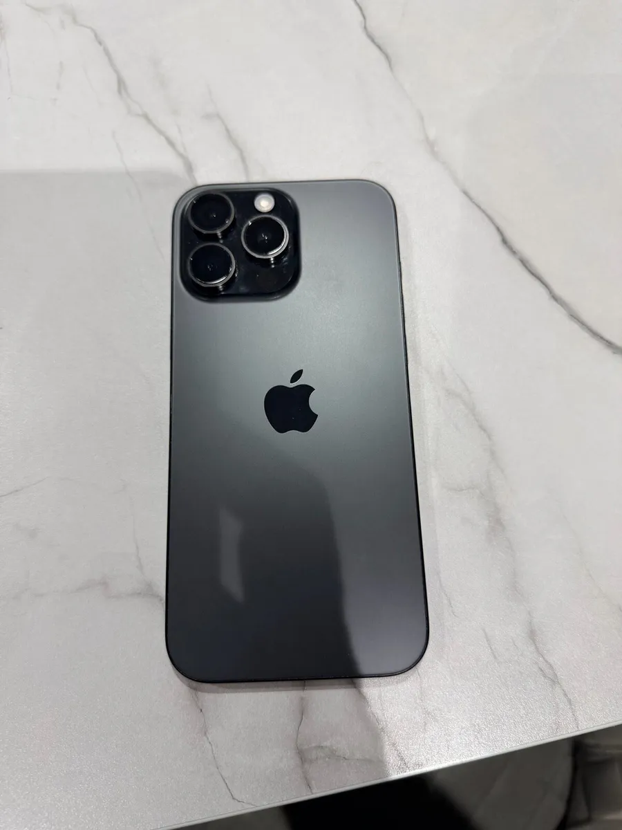 iPhone 16 Pro Max - Image 2