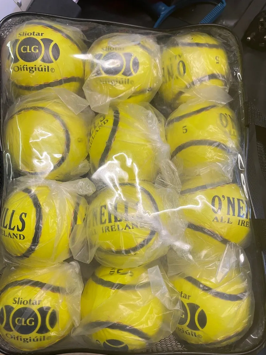 Helmet and Sliotars’s - Image 1