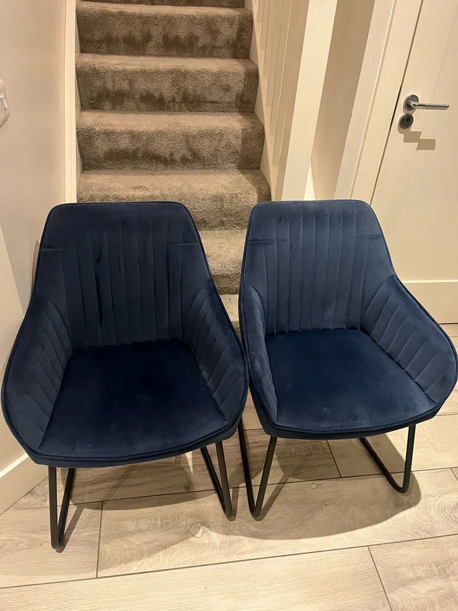 4 x Dining Chairs and 2 x matching stools - Image 3