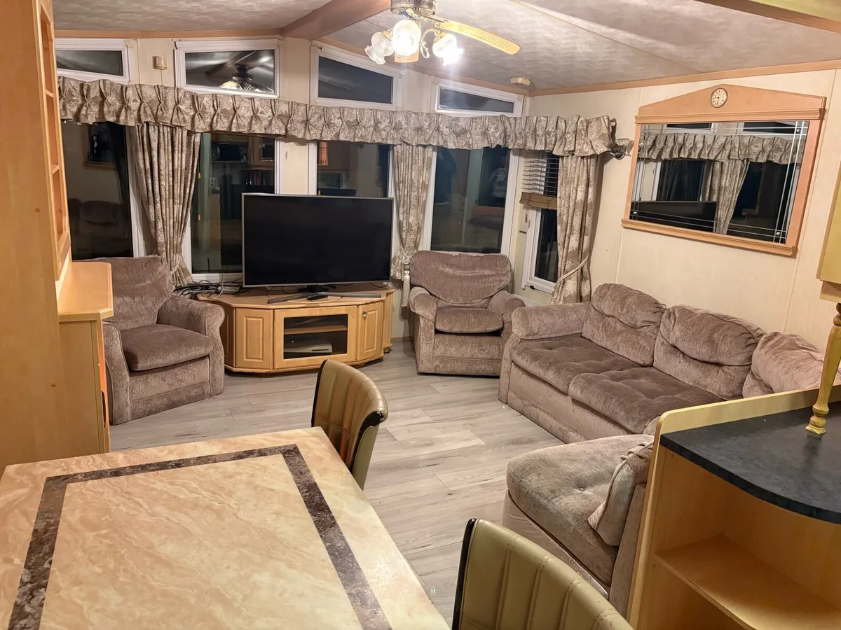 3 bed mobile home - Image 2