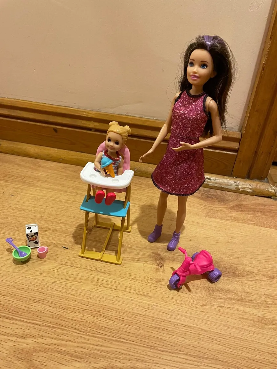 Barbie Dreamhouse, Dollies and Accessories - Image 3