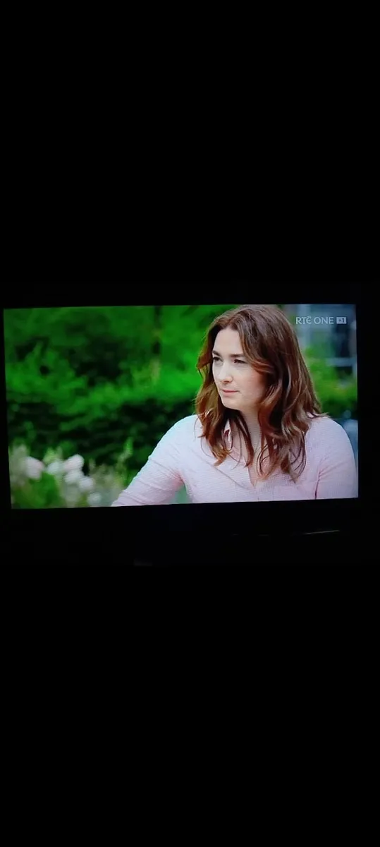 42" Sony Tv with Remote. - Image 1