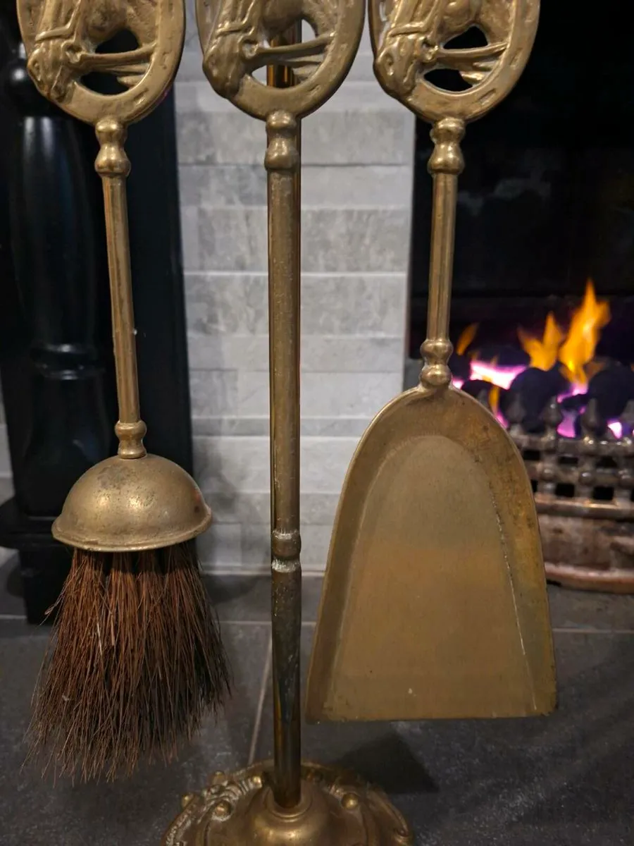 1930s Brass Fireside Companion Horse Set - Image 3