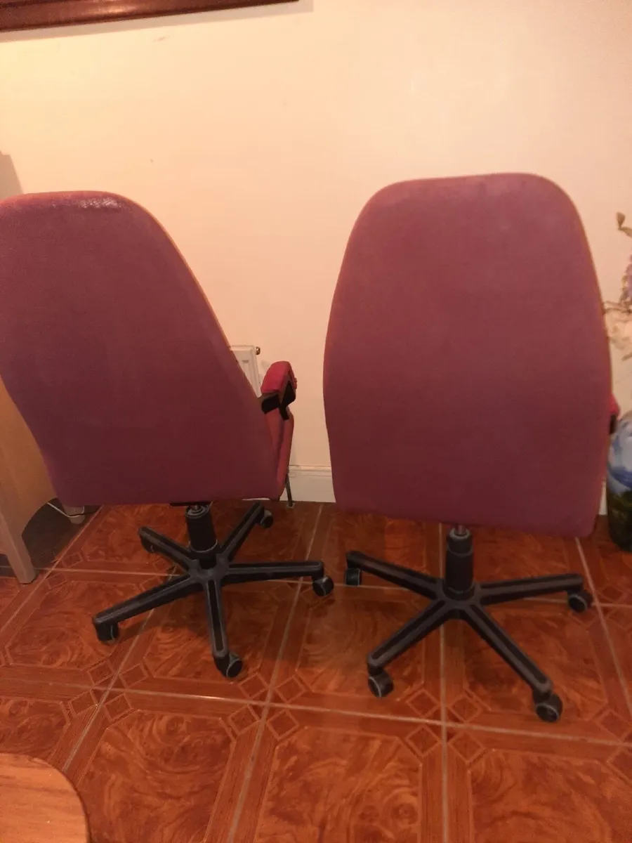 Pair of vintage office chairs - Image 4