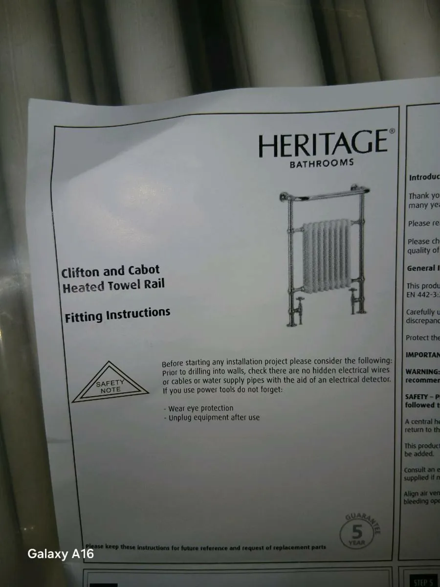 Traditional Towel Rail - Image 4