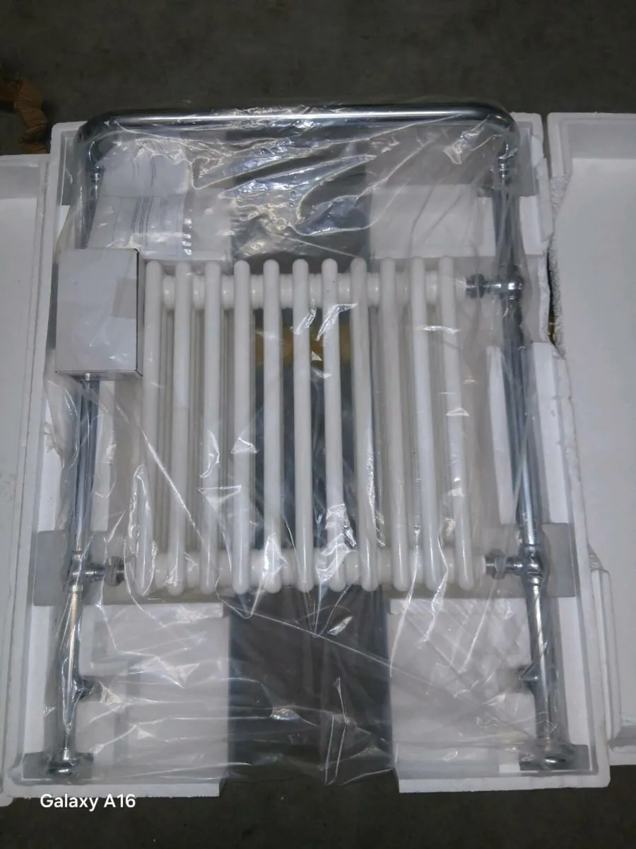 Traditional Towel Rail - Image 2