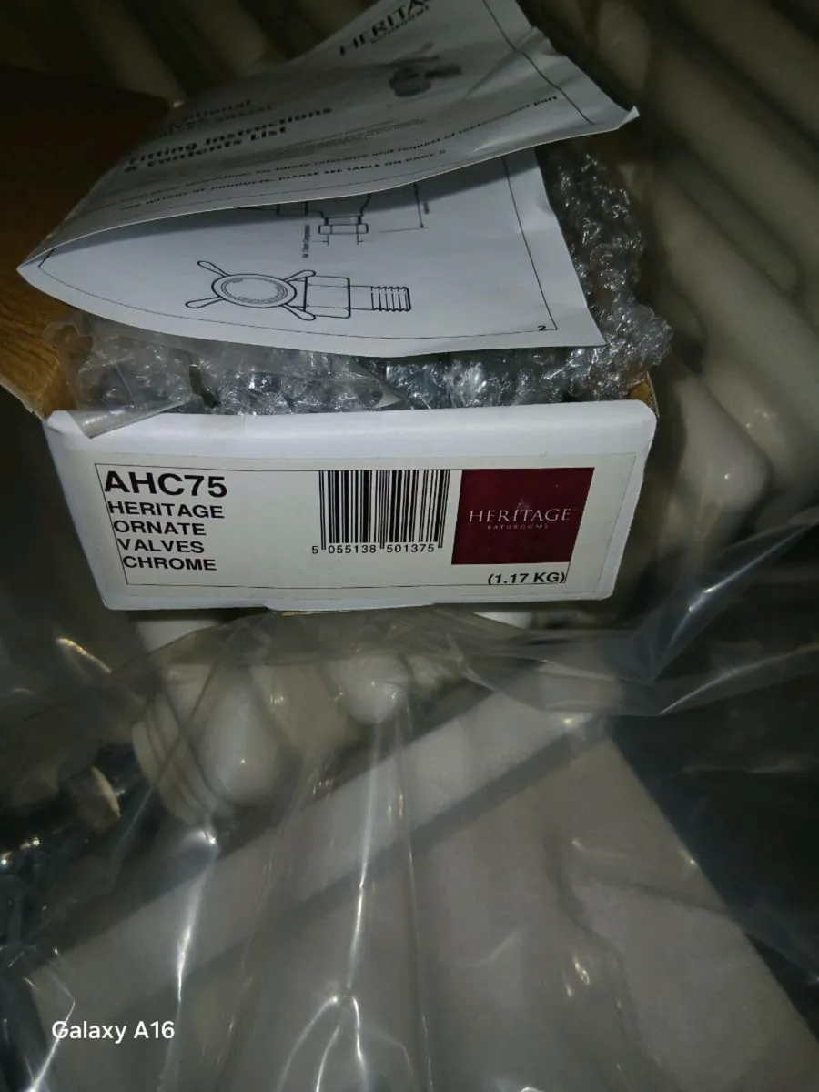 Traditional Towel Rail - Image 3