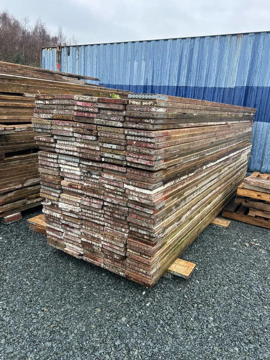 For sale OLD Used Scaffolding boards. - Image 4