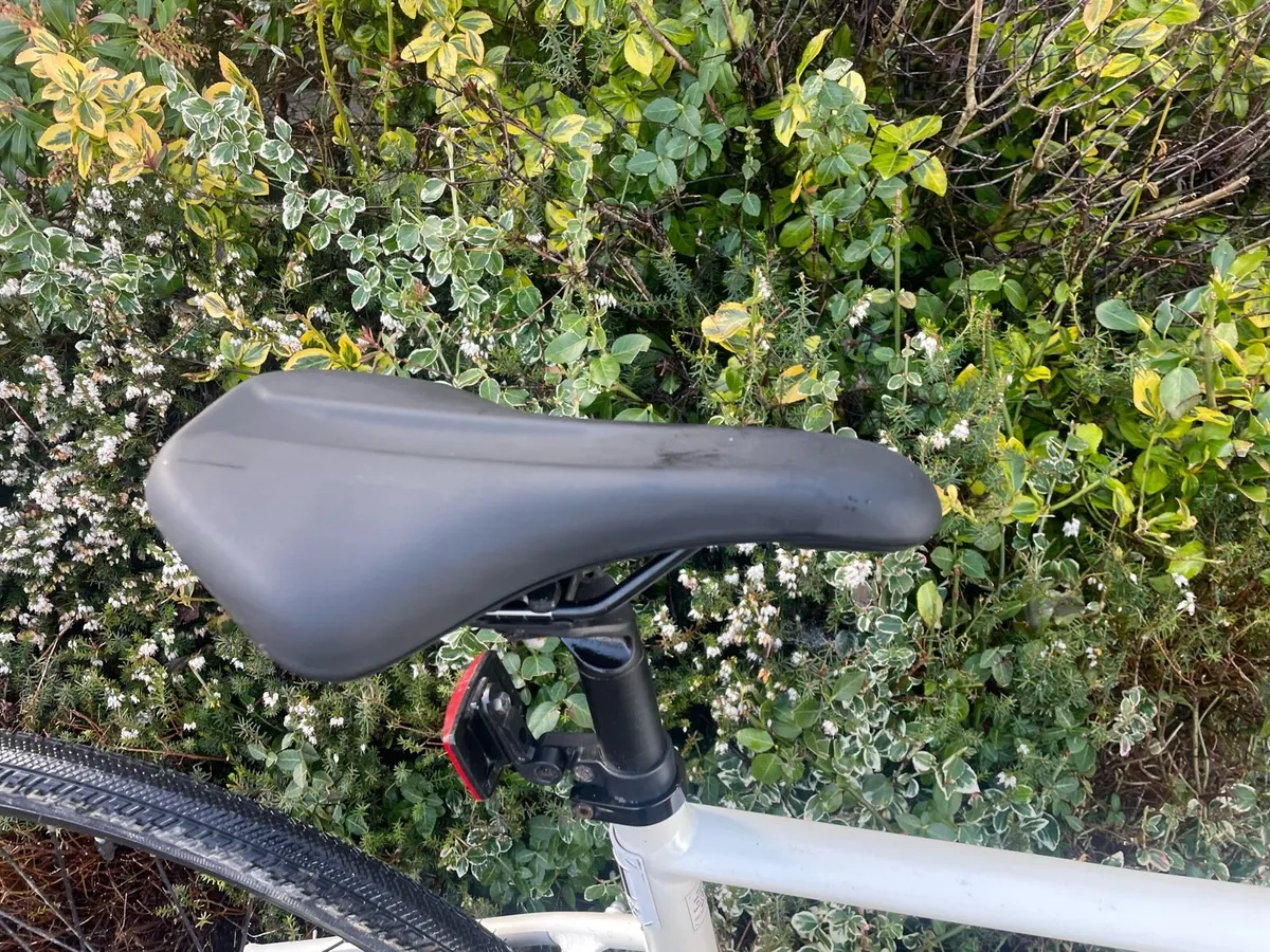 Gravel Bike - medium frame 700x35c Disc wheels - Image 4