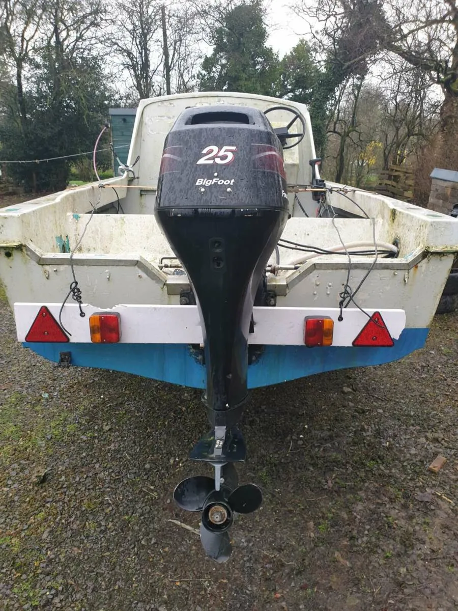 Boat with 25hp mercury - Image 2