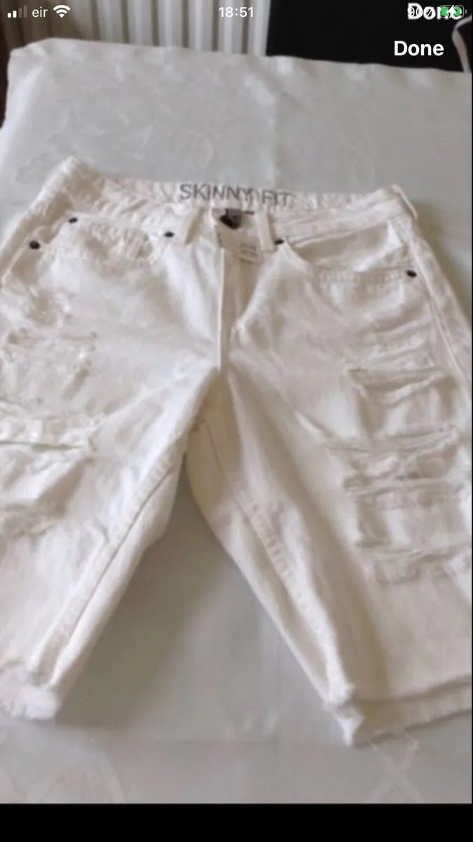 Ladies BNWT shorts size 6 €10 - Image 1