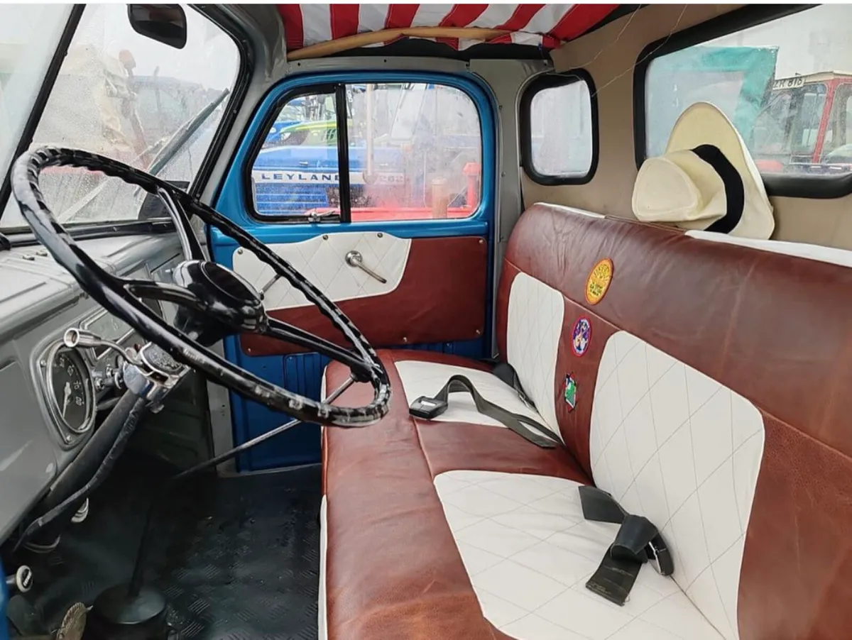 Vintage Dodge Pilothouse pickup 1950 - Image 2