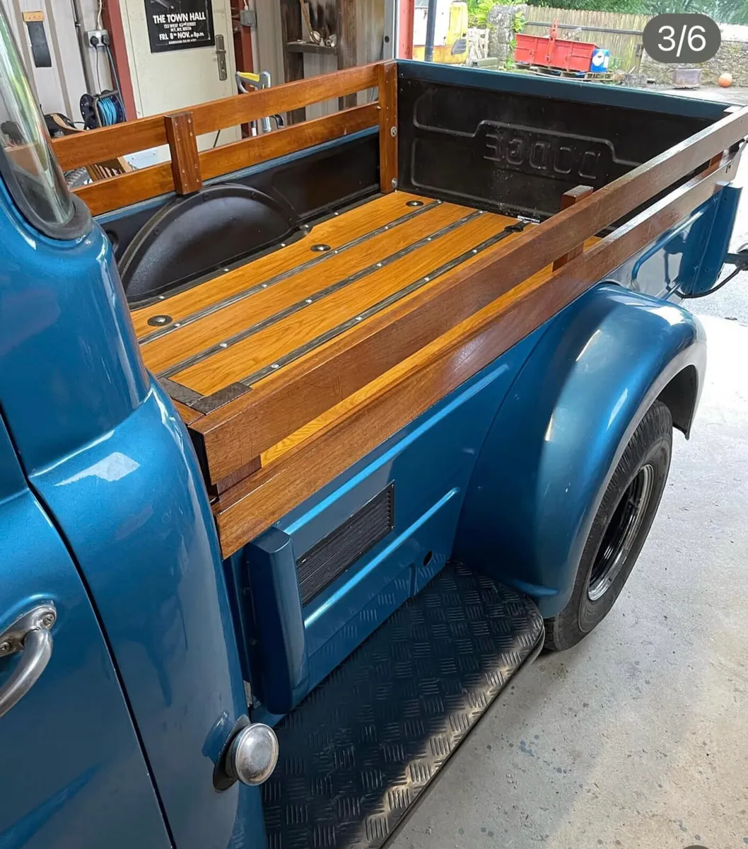 Vintage Dodge Pilothouse pickup 1950 - Image 4