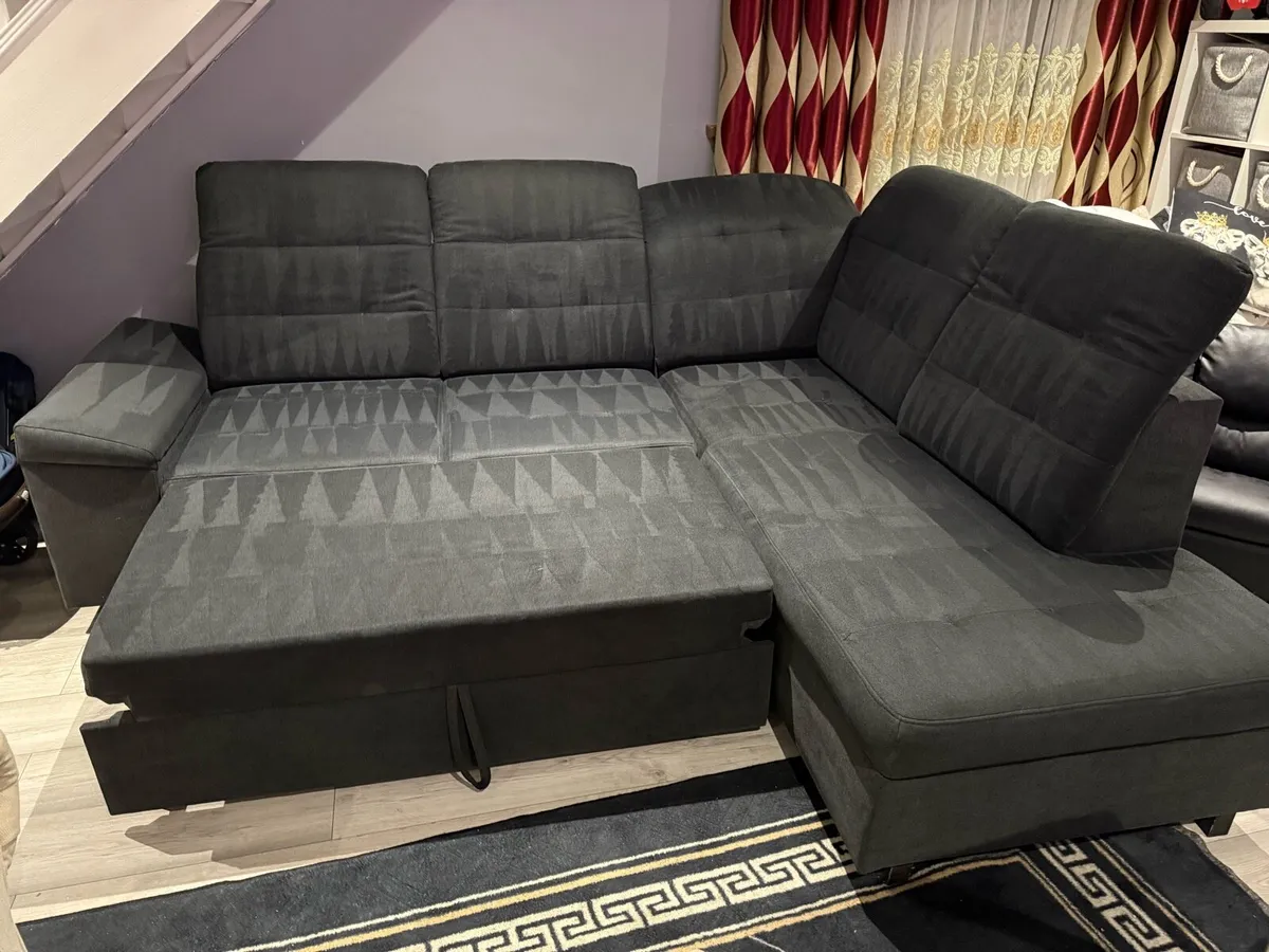 Corner Sofa with storage and pullout bed - Image 3