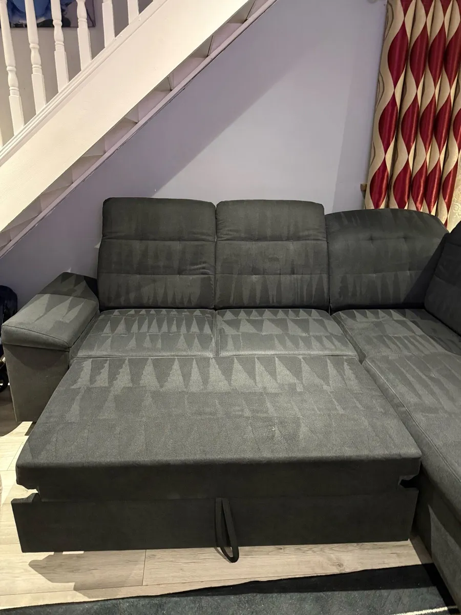 Corner Sofa with storage and pullout bed - Image 4