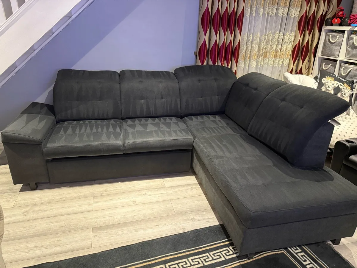 Corner Sofa with storage and pullout bed - Image 1