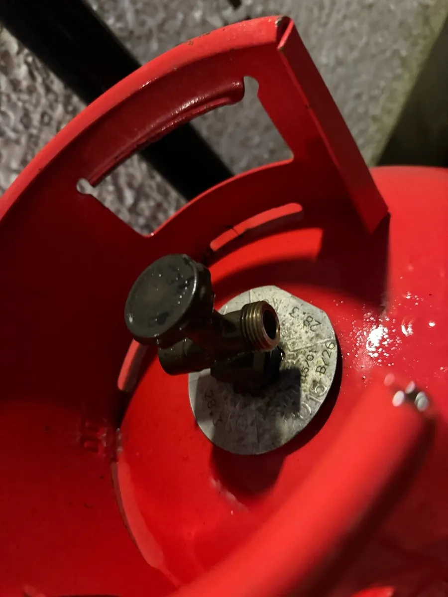 Large 47KG Gas Cylinder - Image 2