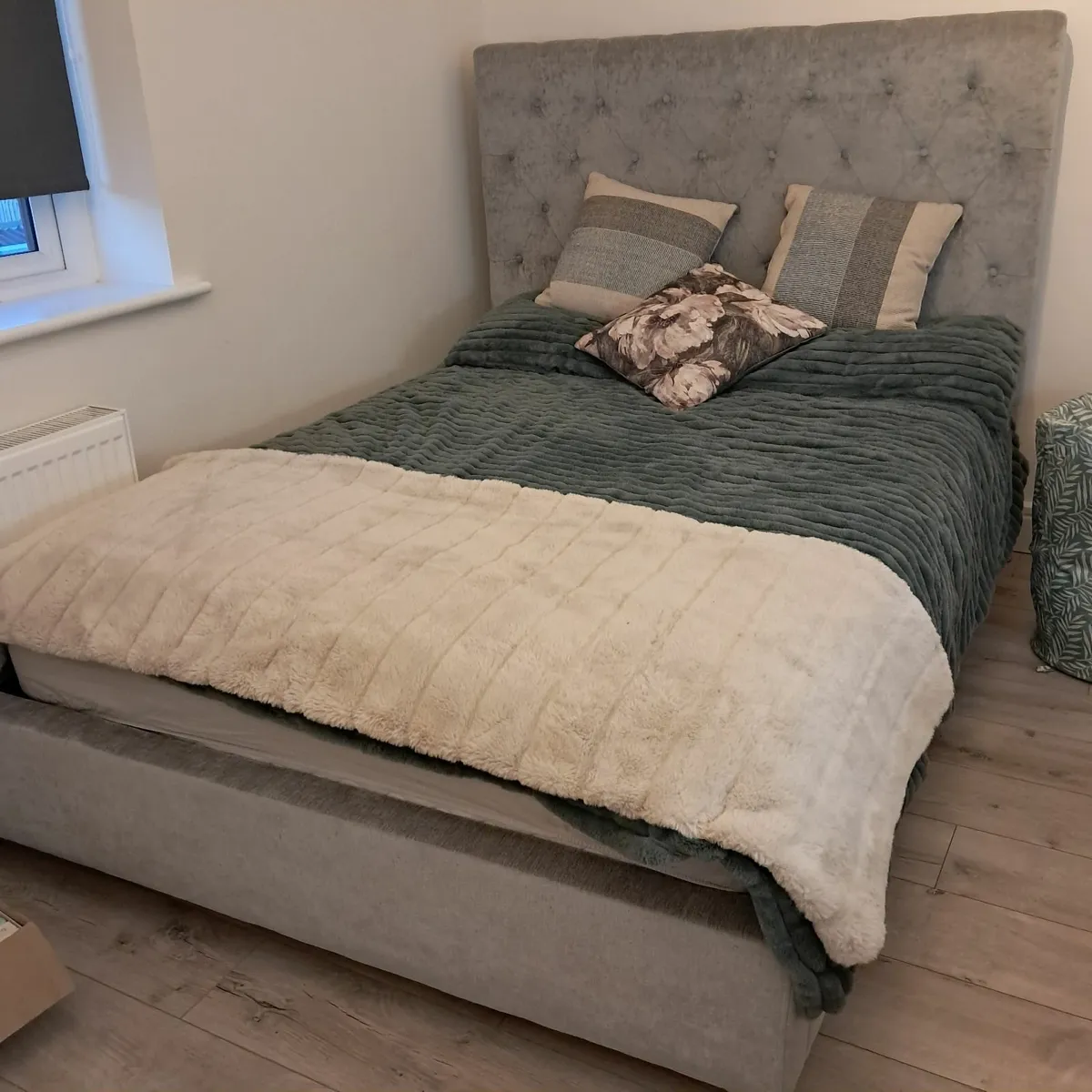 Double bed - Image 1