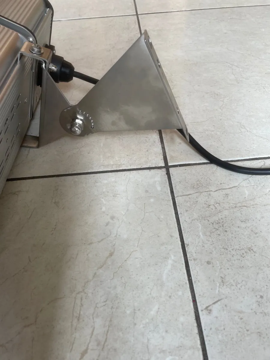 Wall mounted heater - Image 4