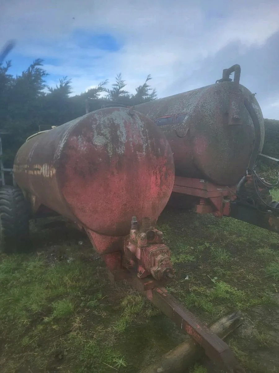 1water tanker,1 slurry tanker - Image 1