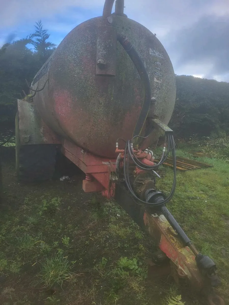 1water tanker,1 slurry tanker - Image 3