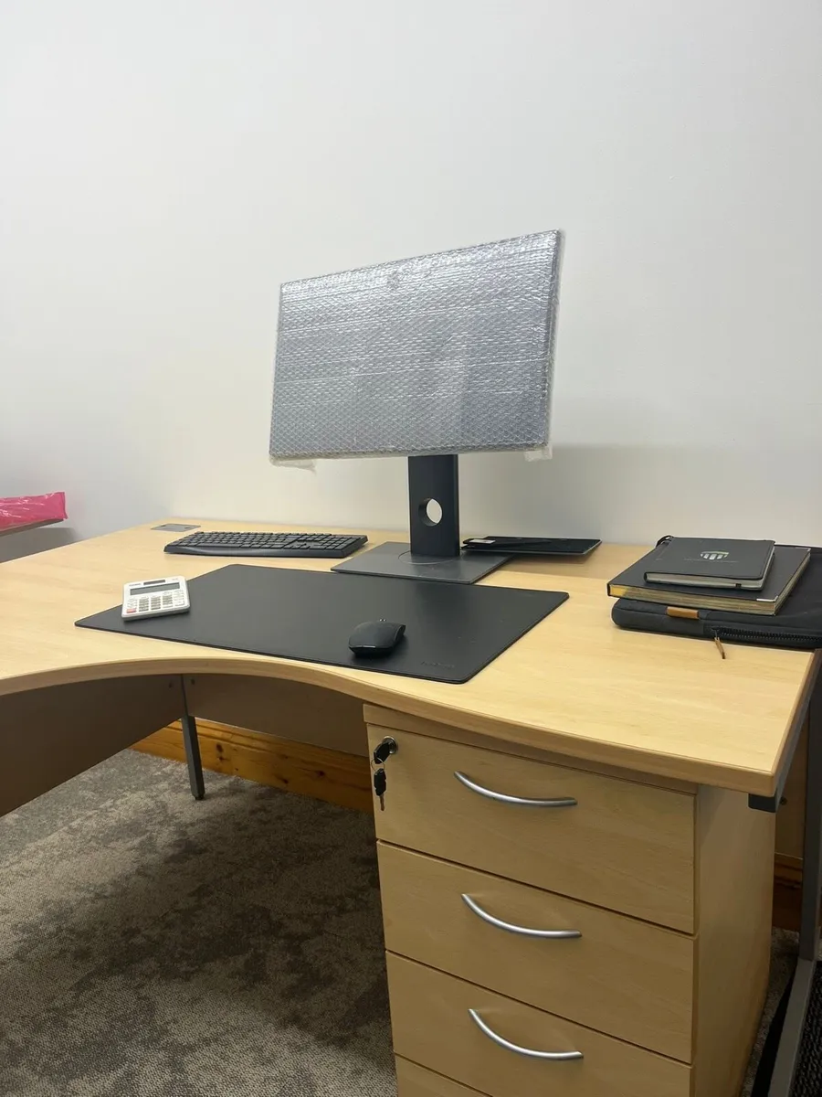 Office desk - Image 3