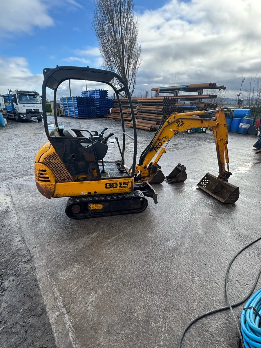 1.5 Ton JCB Mini Digger - Image 2