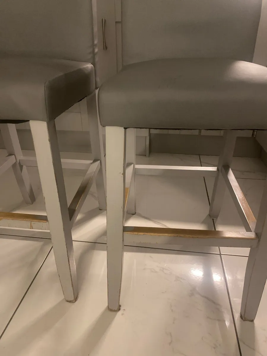 High stools - Image 2