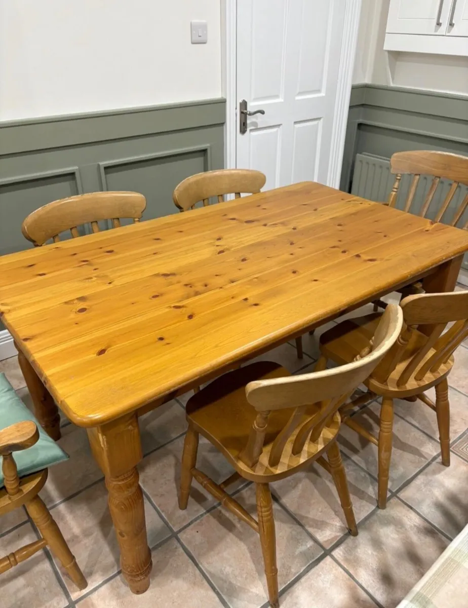 Kitchen table & 6 chairs - Image 2