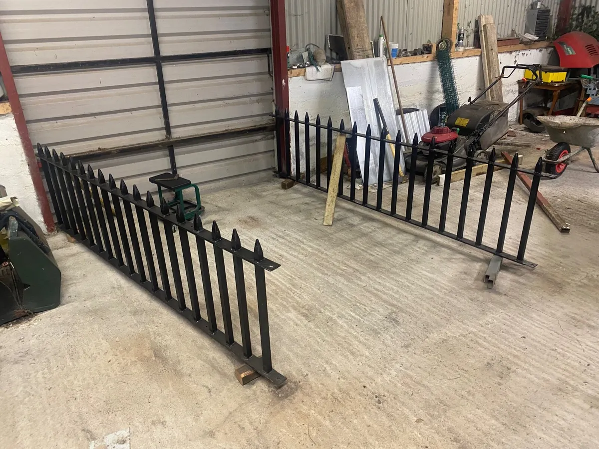 Galvanised and painted steel railings - Image 1
