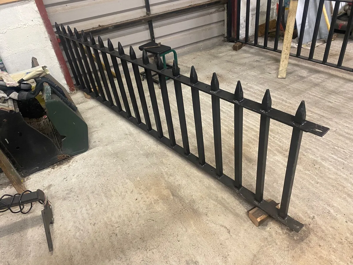 Galvanised and painted steel railings - Image 2