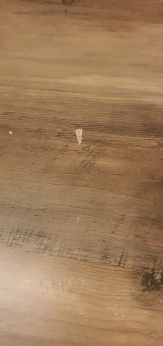 Kitchen table and chairs - Image 3