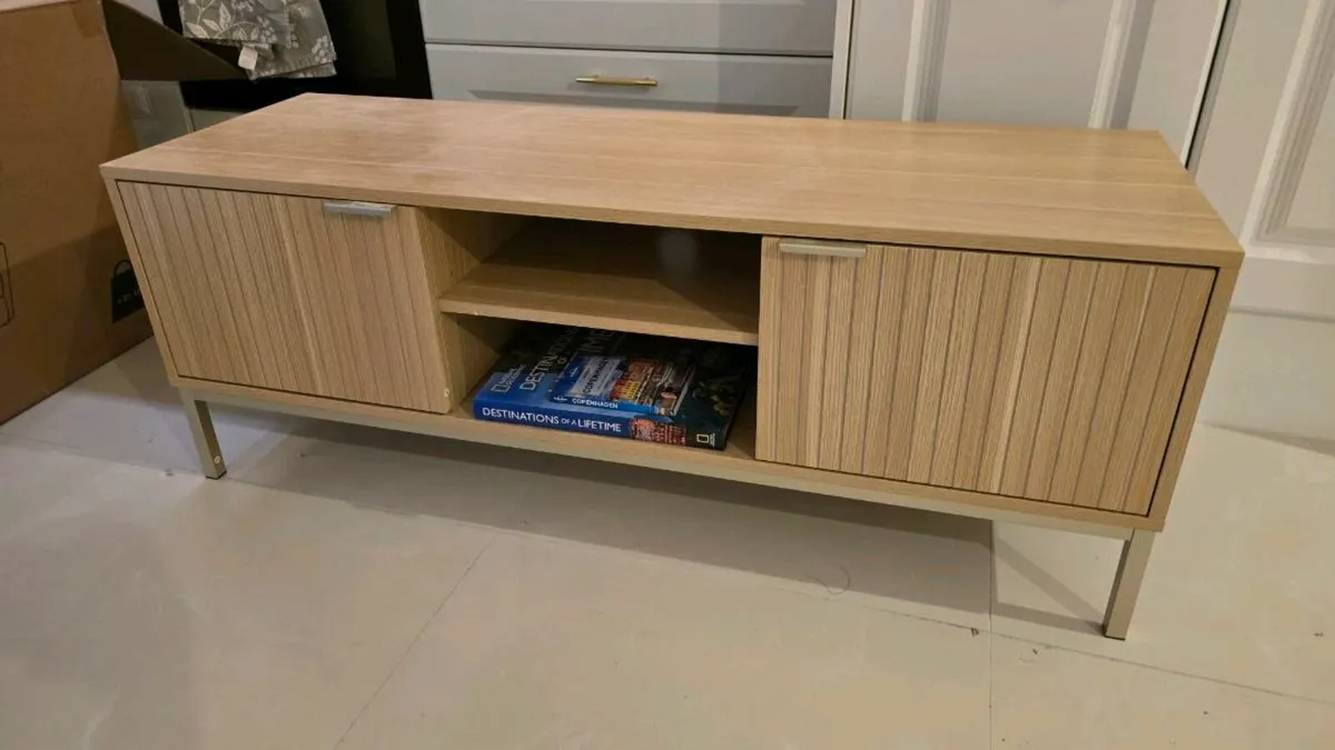 TV table (Brand new) - Image 2