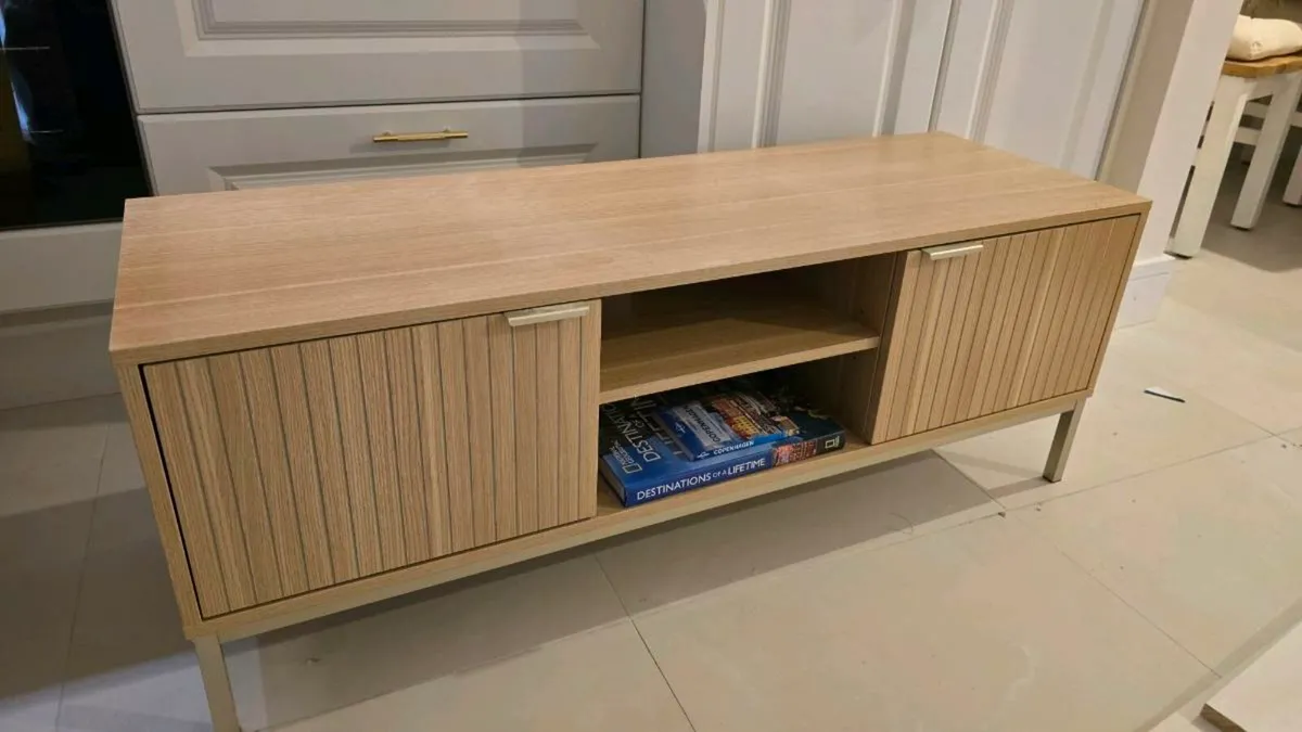 TV table (Brand new) - Image 1