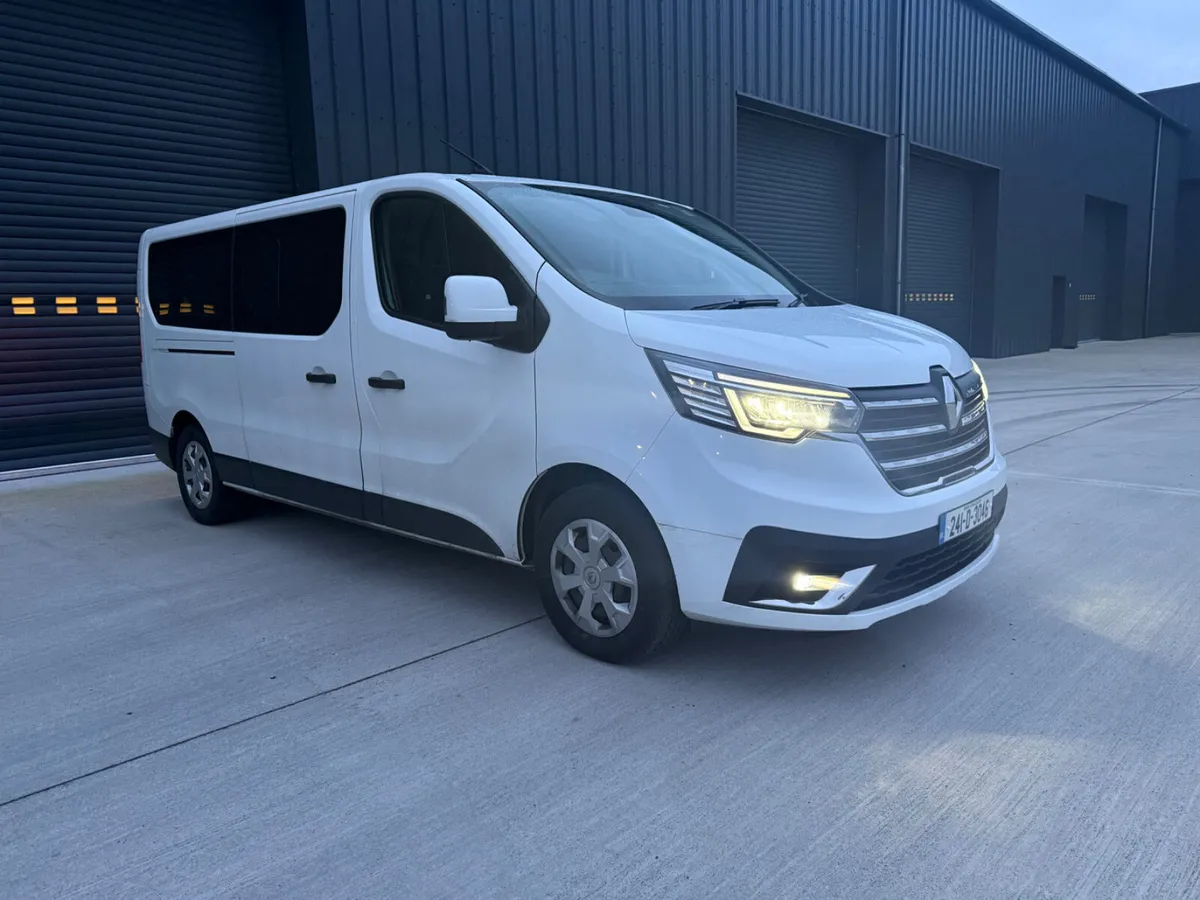 Renault Trafic 9 Seater for sale or Longterm lease - Image 1