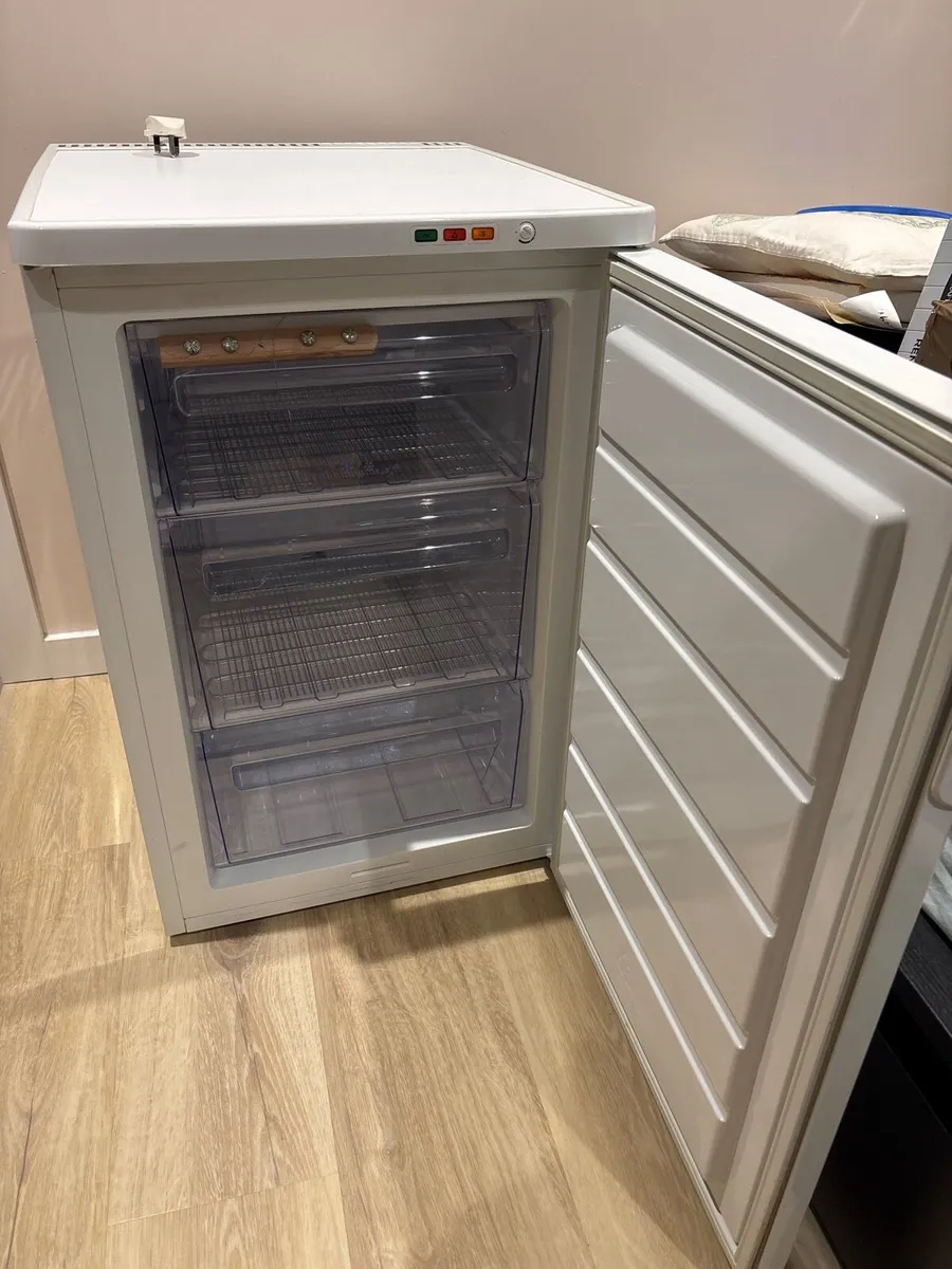 Zanussi Freezer 90 L White - Image 2