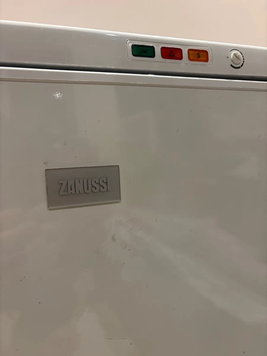 Zanussi Freezer 90 L White - Image 3