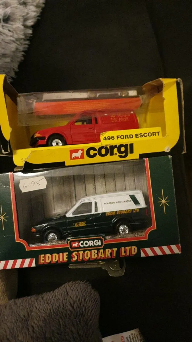 2 DIE.CAST MODEL FORD ESCORT VANS